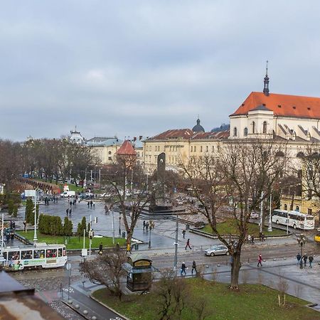 Квартира Подобово В Центрі На Вулиці Проспект Свободи 7 Lviv Exterior photo