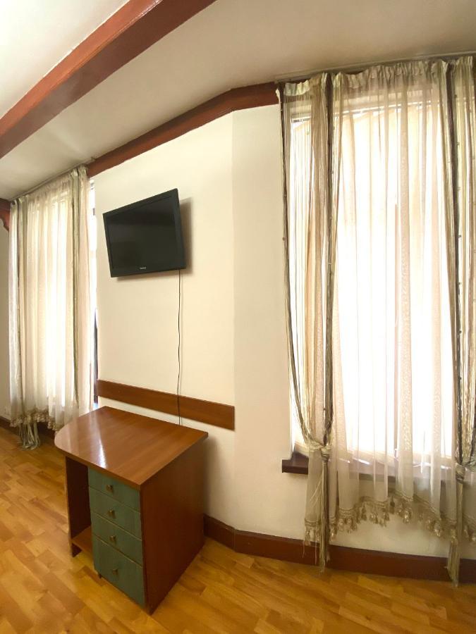 Квартира Подобово В Центрі На Вулиці Проспект Свободи 7 Lviv Exterior photo