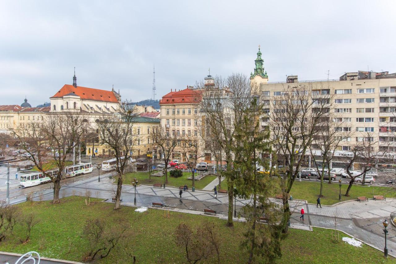 Квартира Подобово В Центрі На Вулиці Проспект Свободи 7 Lviv Exterior photo
