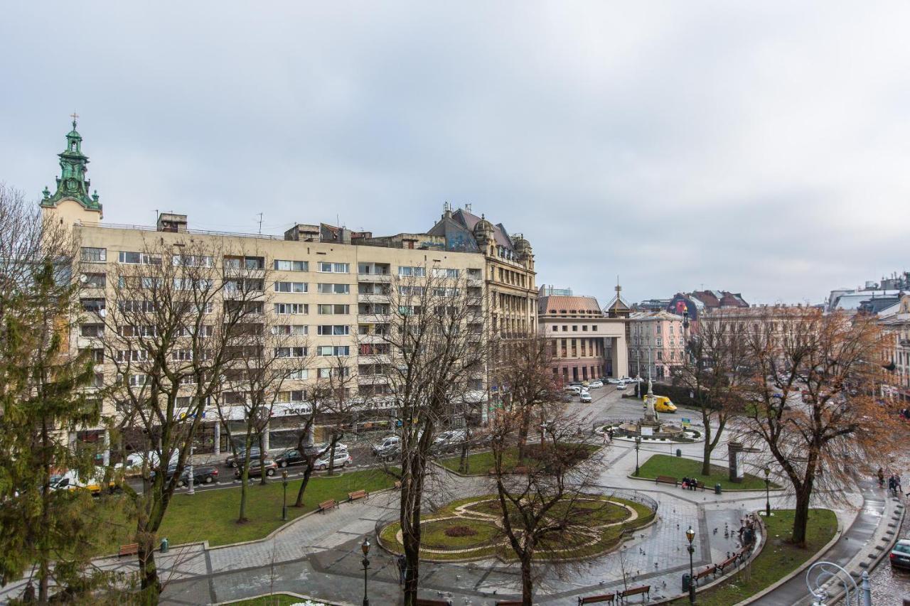 Квартира Подобово В Центрі На Вулиці Проспект Свободи 7 Lviv Exterior photo